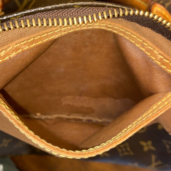 Louis Vuitton Speedy 35 Monogram Bag - Picture 15 of 16